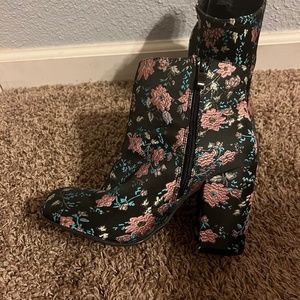 Torrid Floral Booties 10W (NWT)